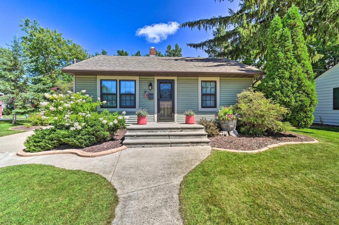 Modern Home With Backyard, 1 Mi To Dtwn Sturgeon Bay Extérieur photo